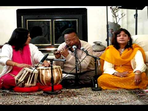 Shonali Srivastava accompanying her father, flautist Girja Shanker Srivastava
